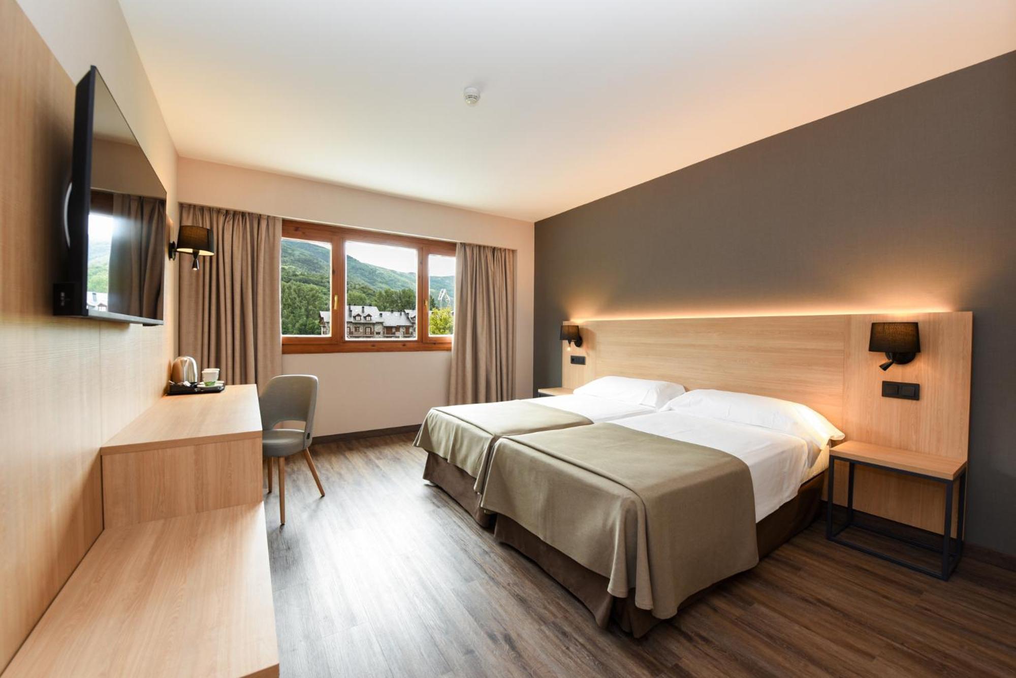 Sommos Hotel Benasque Spa Экстерьер фото